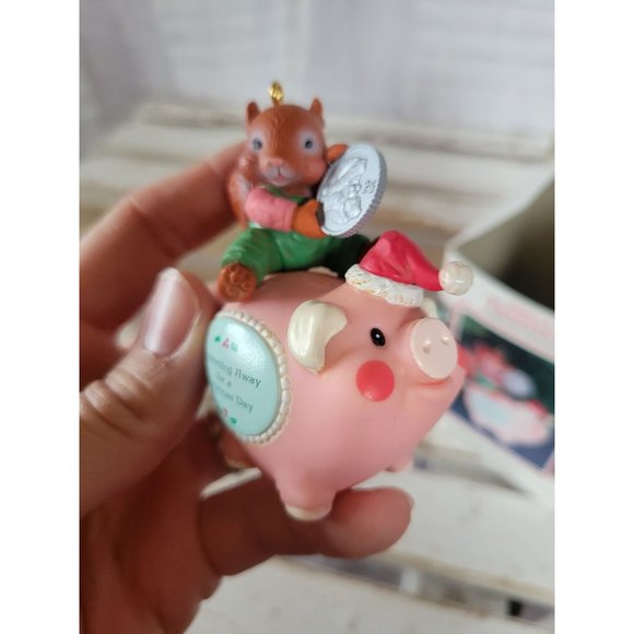 Enesco squirrelin it away piggy bank ornament squirrel 1992 vintage - Picture 3 of 10